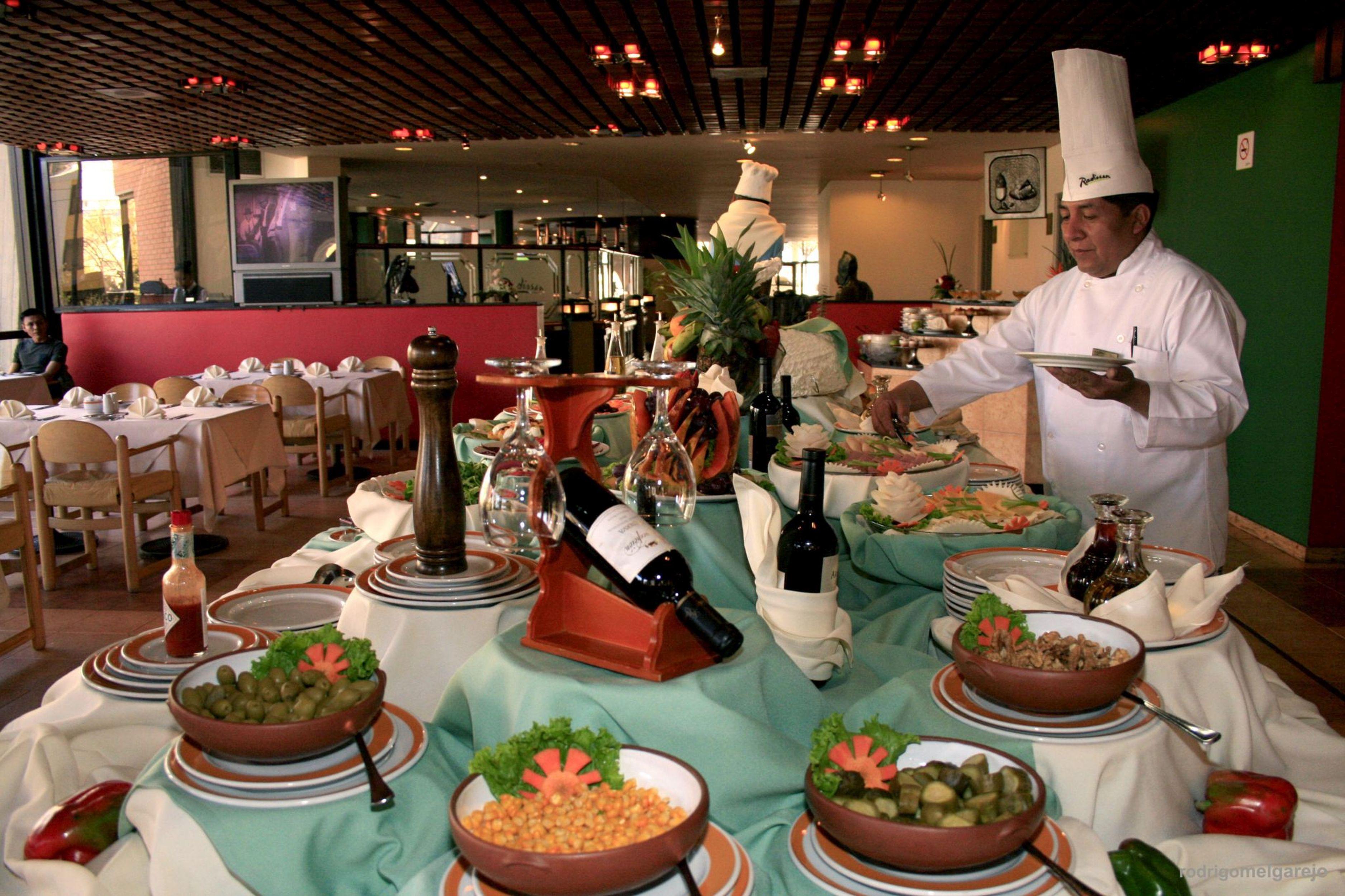 Real Plaza Hotel & Convention Center La Paz Restoran foto